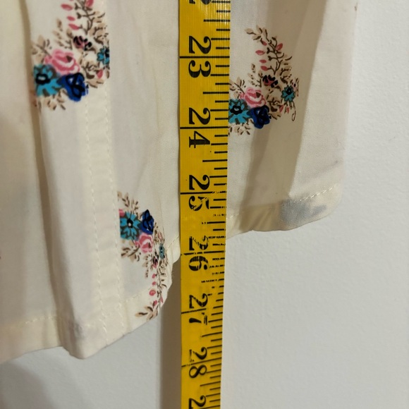 Women’s Wrangler Floral Ruched Cream/White Western Button Up Blouse Size L - Picture 10 of 10